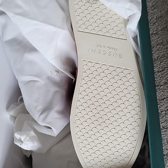 NWT Buscemi 40 MM Bow Numbuck in Litchi - Picture 6 of 12